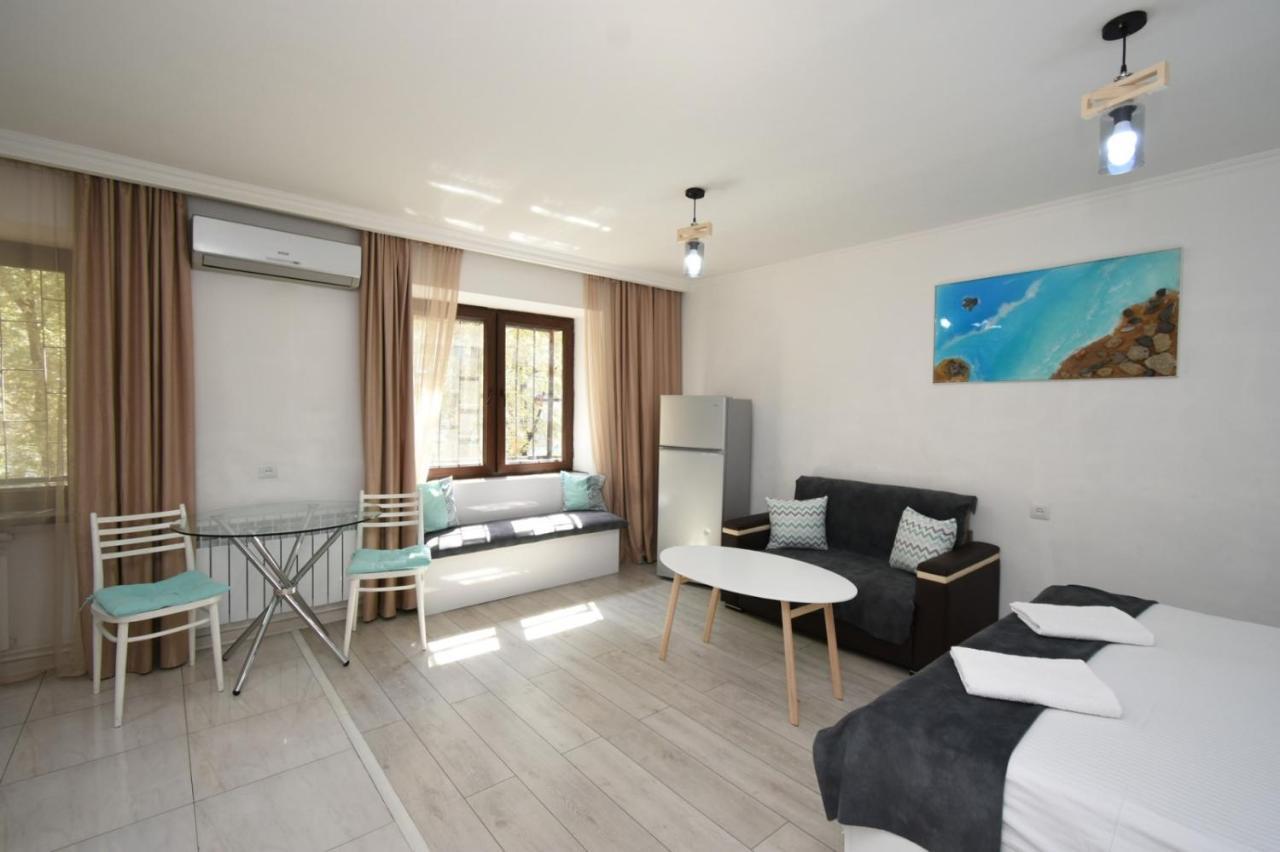 Cozy Apartment Near To The Metro H Kochar 19 Ереван Экстерьер фото