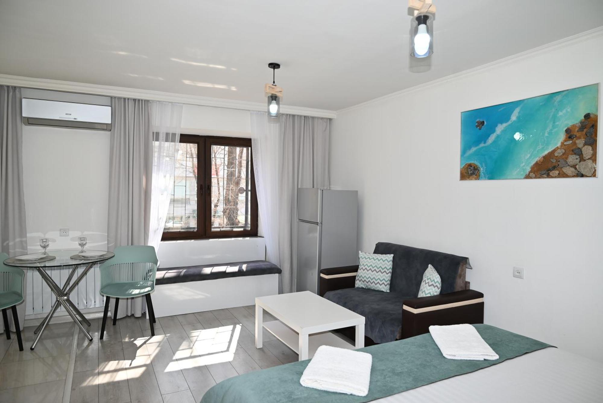 Cozy Apartment Near To The Metro H Kochar 19 Ереван Экстерьер фото