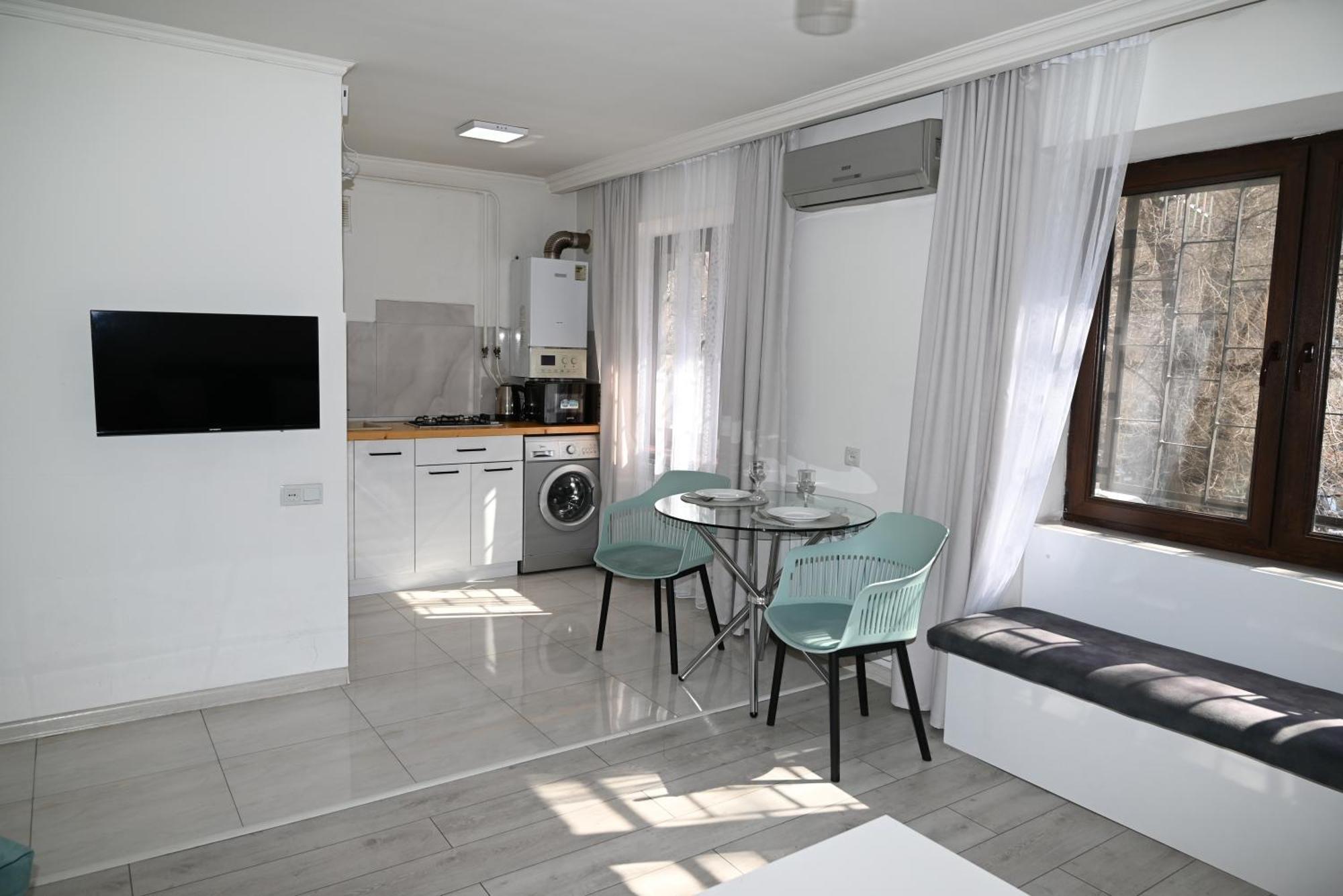 Cozy Apartment Near To The Metro H Kochar 19 Ереван Экстерьер фото